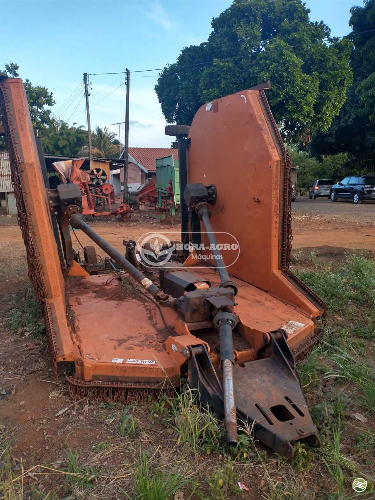 IMPLEMENTOS AGRICOLAS ROCADEIRA ROCADEIRA TRIPLA Hora-Agro Máquinas RIBEIRAO PRETO SÃO PAULO SP